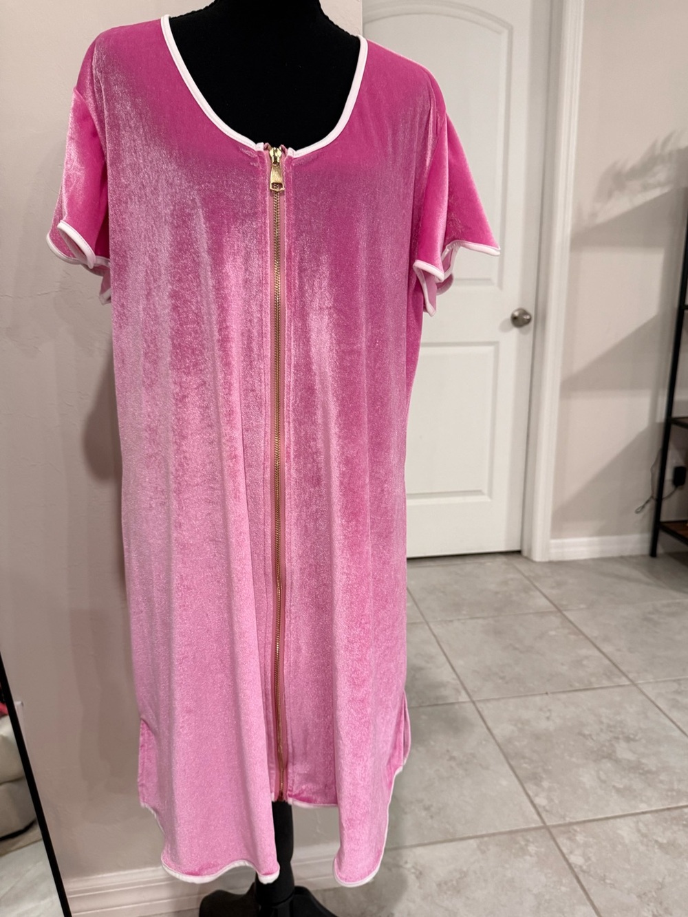 Plush Pink Zip-Front Velvet Muumuu Short-Sleeve Sleep Dress